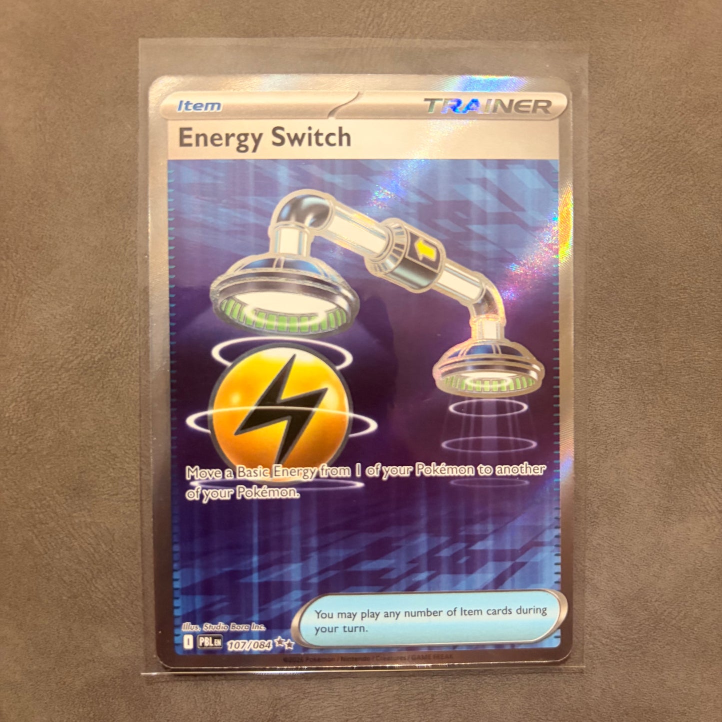 ENERGY SWITCH 107/084 – PITCH BLACK – ULTRA RARE HOLO TRAINER