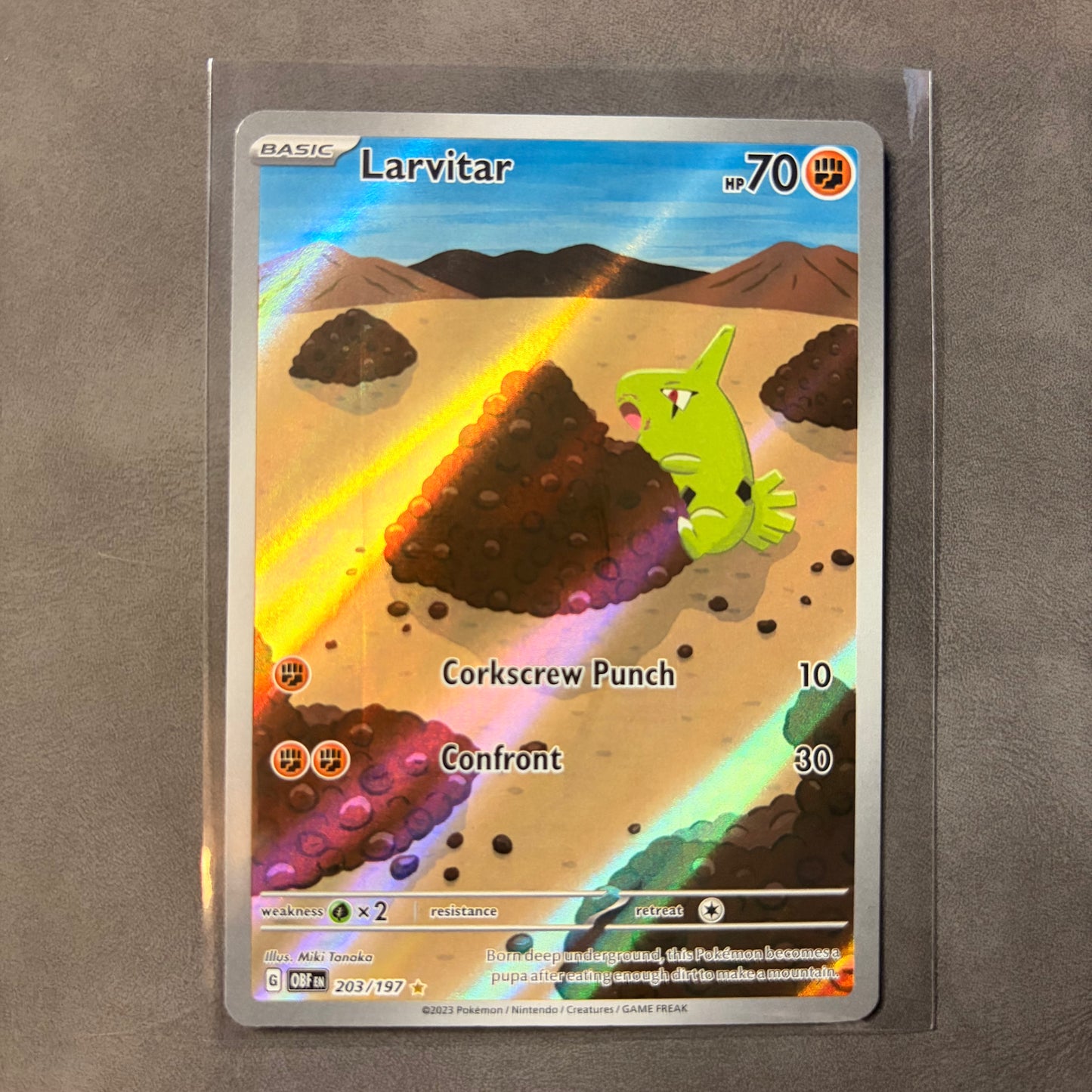 LARVITAR 203/197 – OBSIDIAN FLAMES ILLUSTRATION RARE FULL ART HOLO