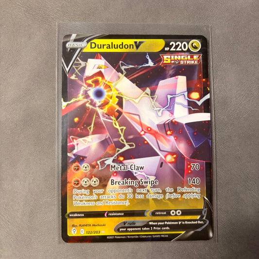 DURALUDON V 122/203 – EVOLVING SKIES – ULTRA RARE HOLO POKEMON CARD