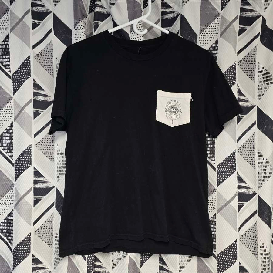 LIFE’S NOT OUT TO GET YOU TEE (MEDIUM)